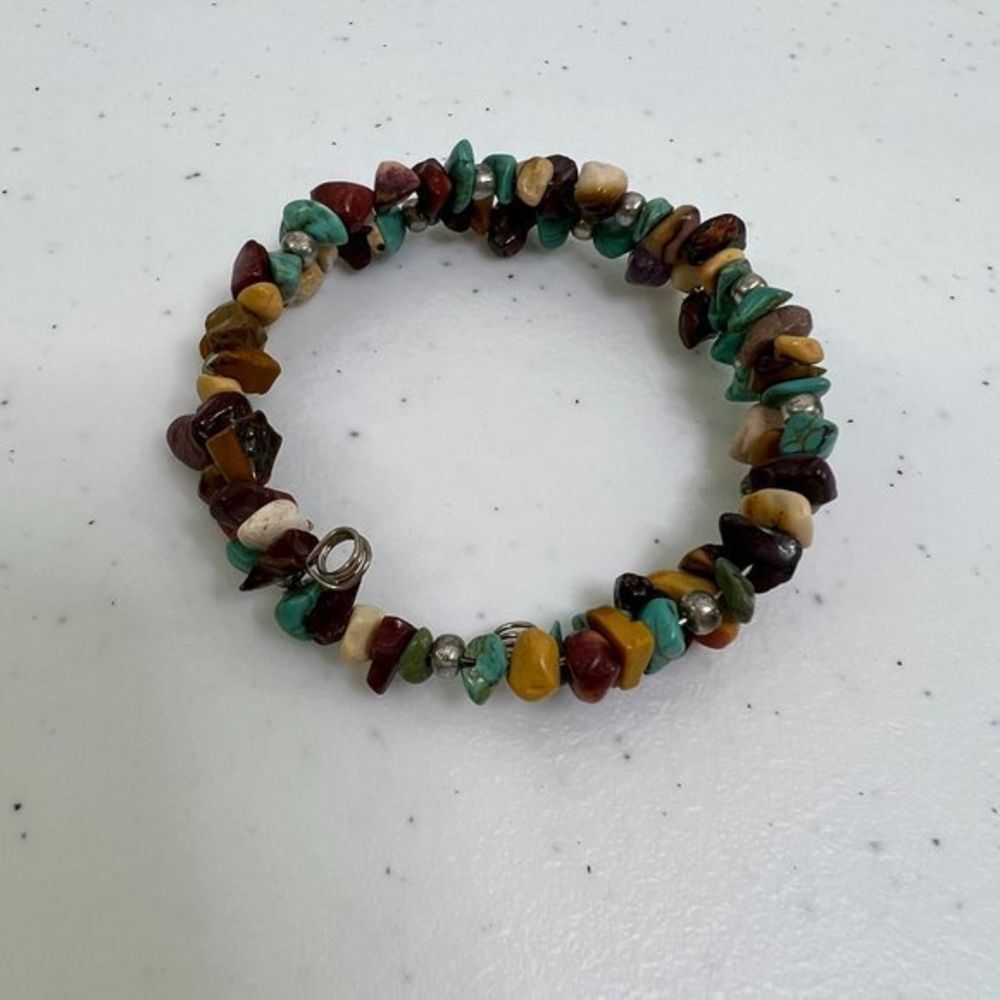 Gemstone Bracelet Chip Memory Wire‎ Southwestern Faux Turquoise Red Brown Beaded